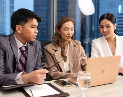 John Robert Powers corporate program on connection and collaboration for young professionals